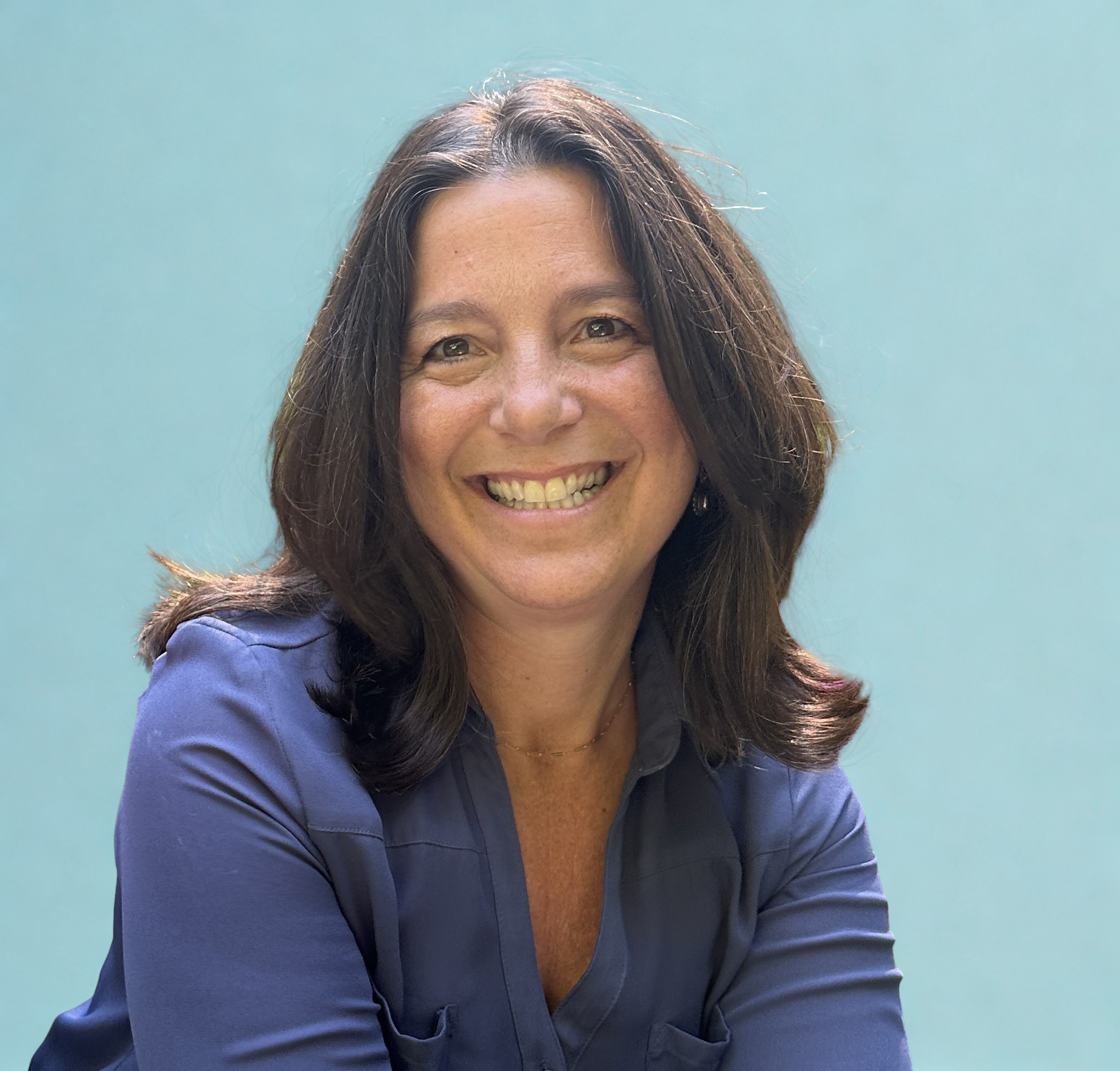 Laura Headshot3 - Edited