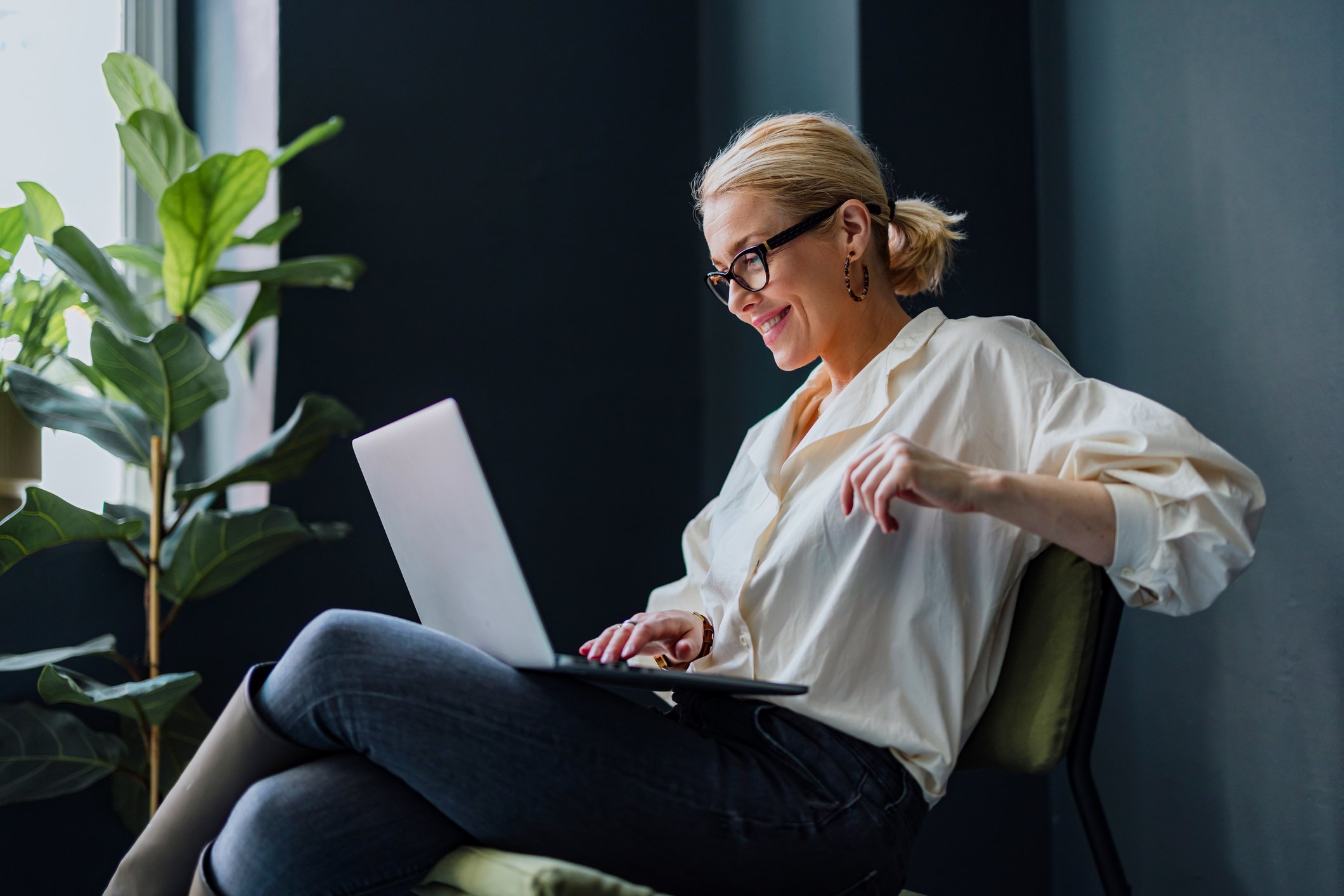 Menopause Brain Fog: How HRT Can Help You Think Clearly Again